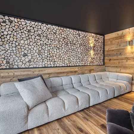 Eden Roc Chalet *